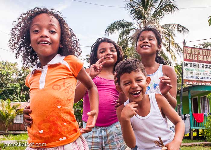 Enfants au Costa Rica